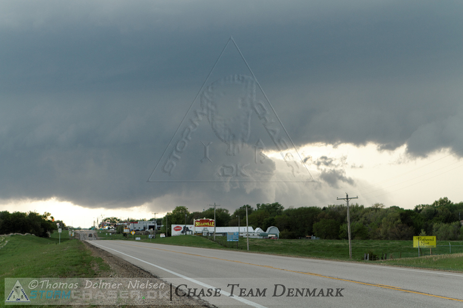 Wallcloud og inflow tail (den lange "pølse" der forsvinder bagud)